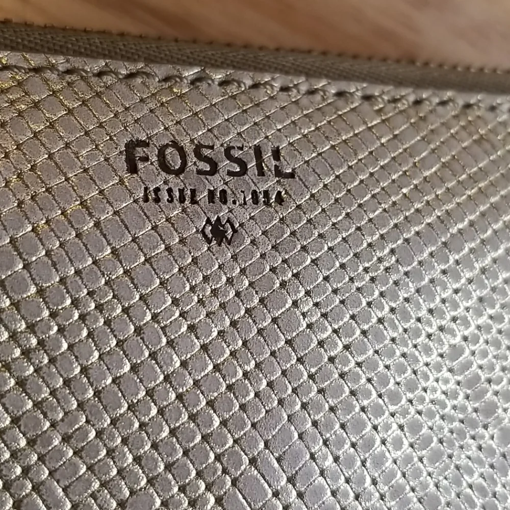 Fossil Wristlet Clutch Genuine Leather Retro Y2K Wallet Collectible